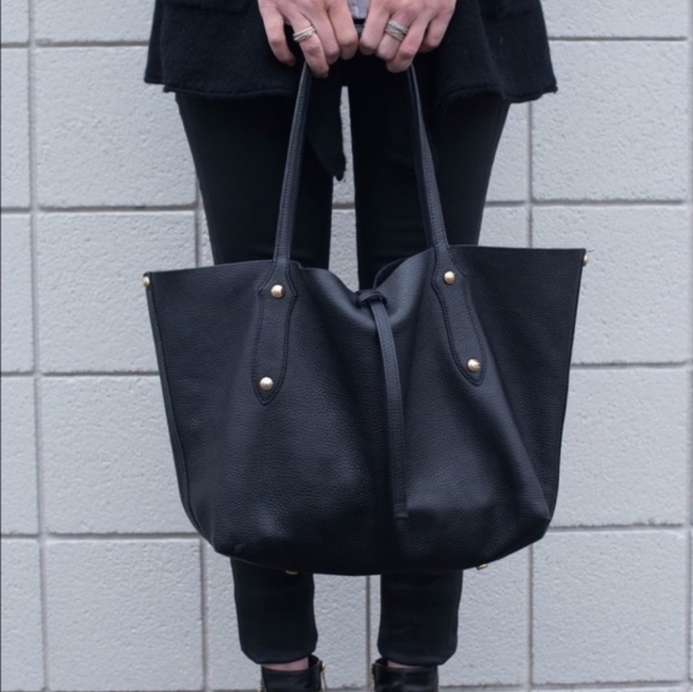 Annabel Ingall Large Italian Pebbled Leather Tote in Black Excellent Condition